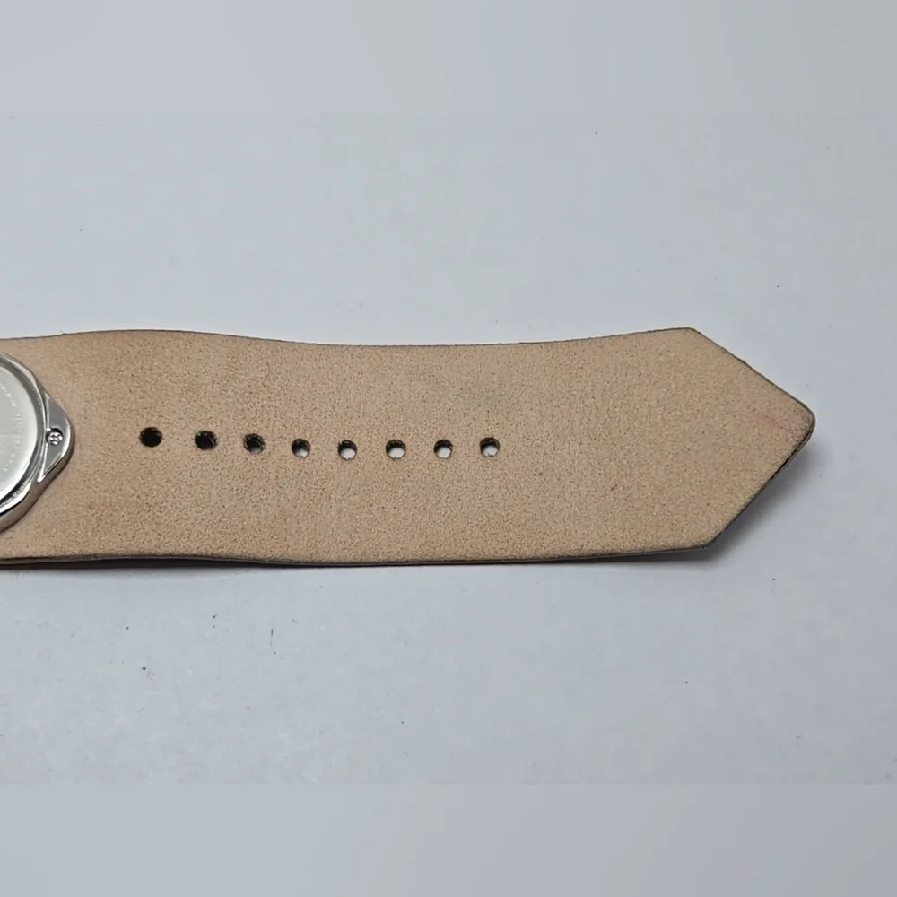 Womens Marc Jacobs MBM2004 Wrist Watch Leather Band Belt Buckle New Battery